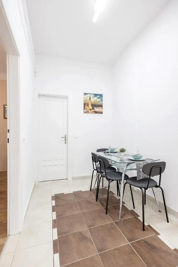 Downtown Tranquility Apartment Budapest 0*,